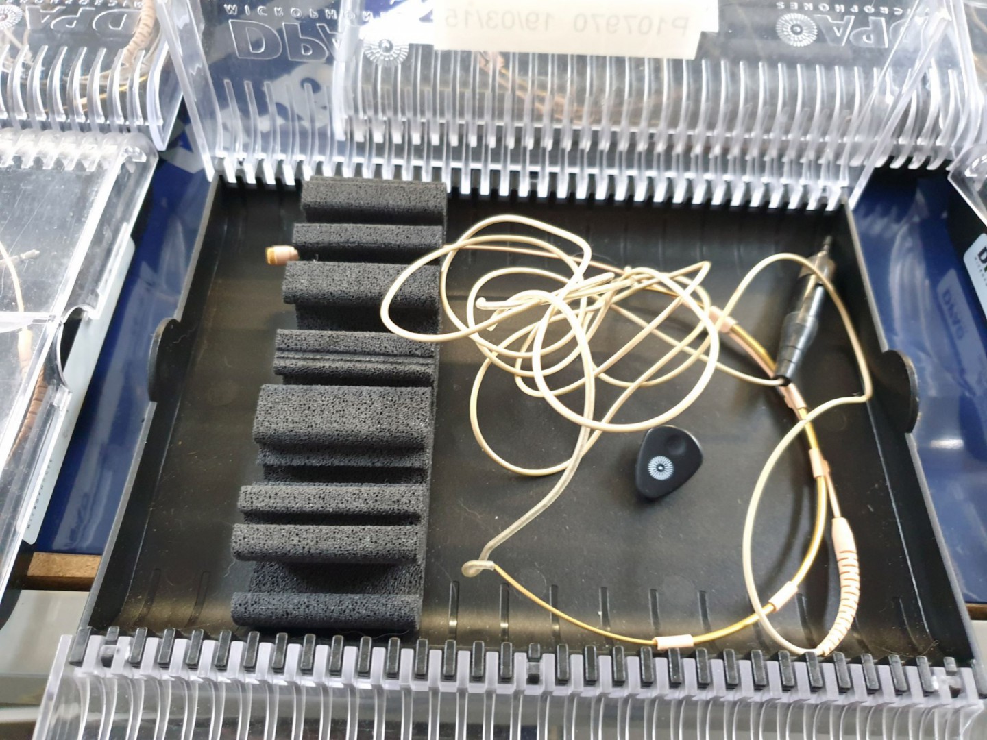 DPA 4066 d:fine headset microphone in case