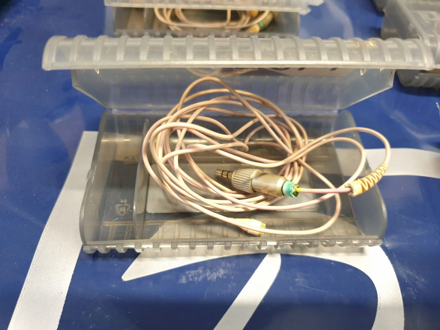 DPA 4061 beige miniature omnidirectional microphon...