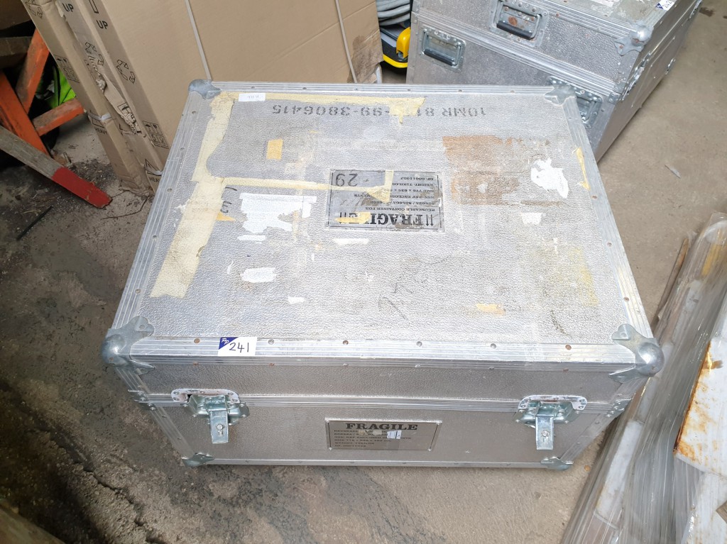 Aluminium transit / flight case on wheels, 776x636...