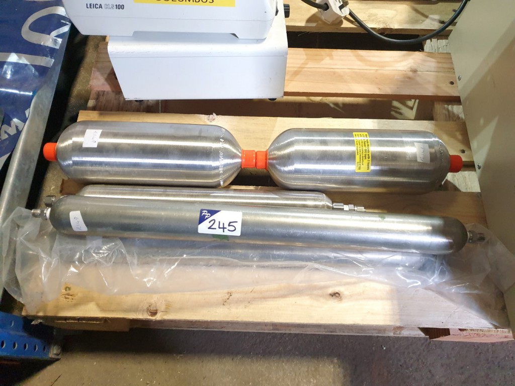 5x various Swagel / Whitey stainless steel cylinde...