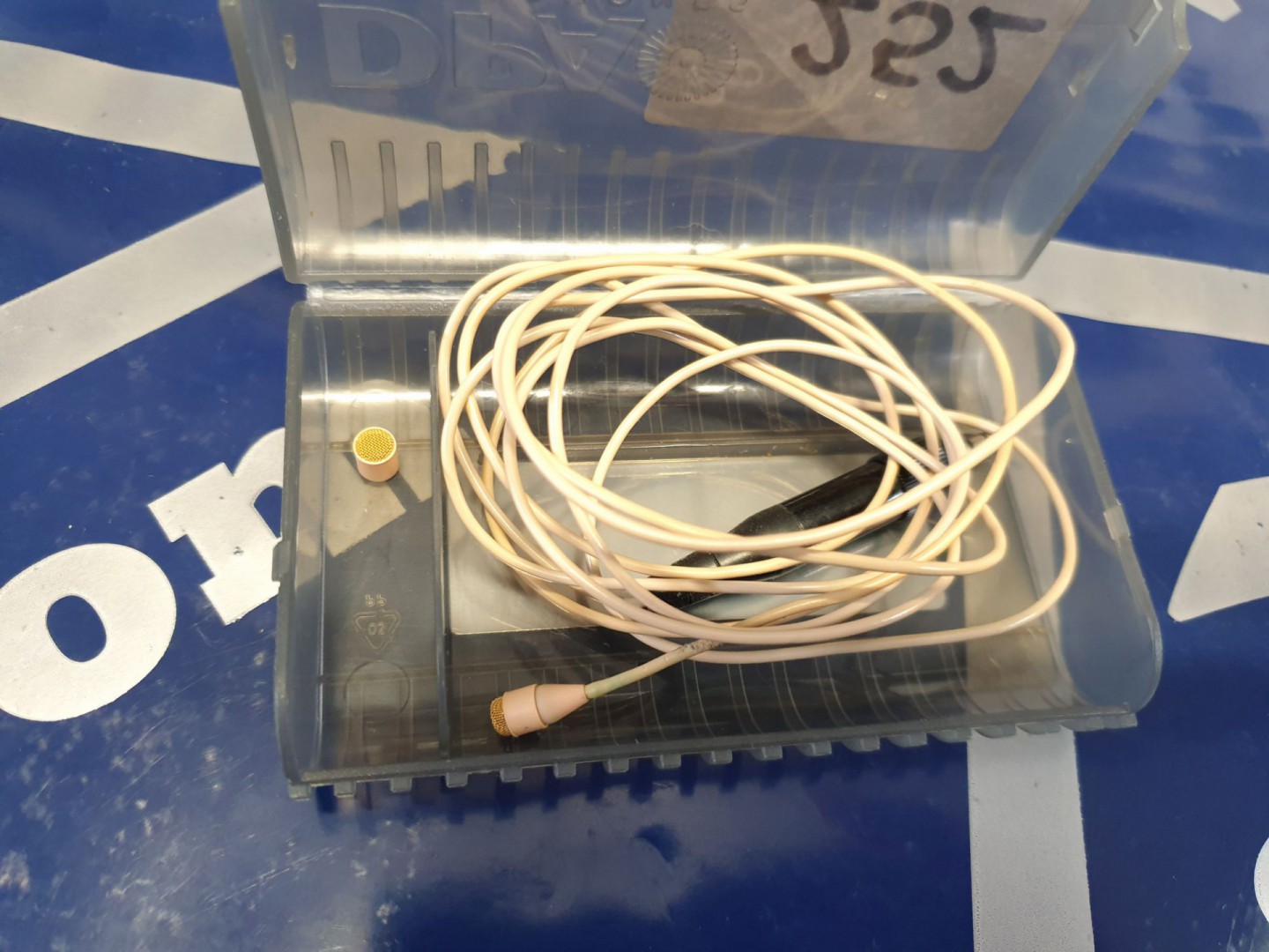 DPA 4061 beige miniature omnidirectional microphon...