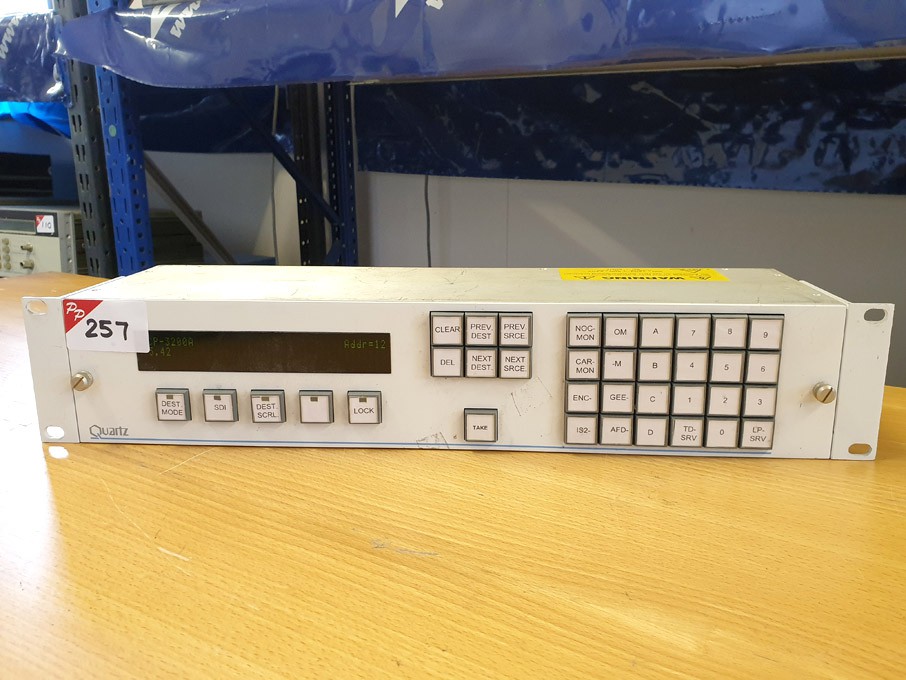 Quartz CP-3200A router - lot located at: PP Salero...
