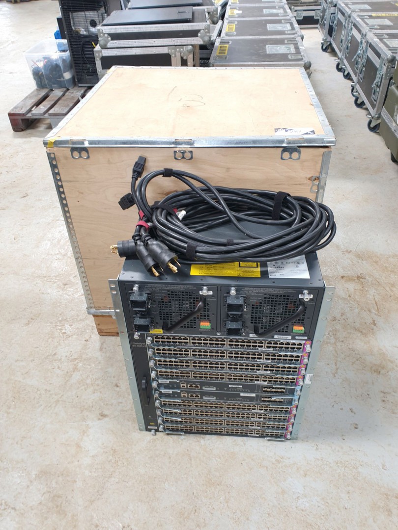 Cisco Catalyst 4510R+E frame inc: 8x WS-X4748-RJ45...