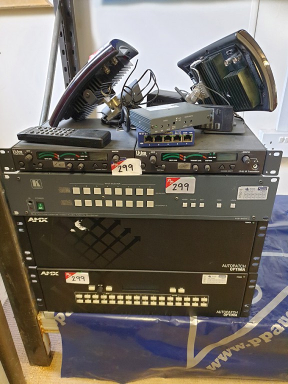 2x Listen LT-82 IR transmitters with 2x Listen LA-...