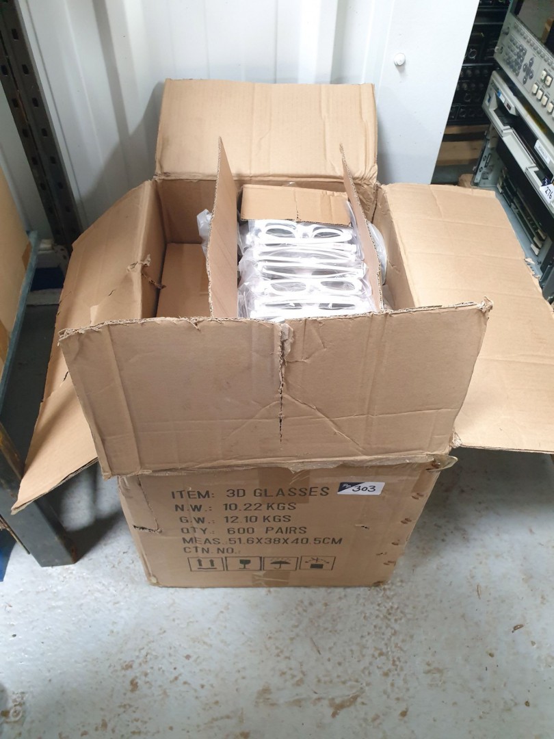 5 boxes Airbnb 3D glasses (boxed & unused)