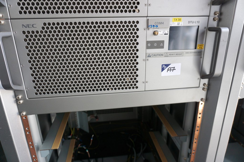 NEC DTU-L10/R6S 600W rack mounted transmitter, s/n...