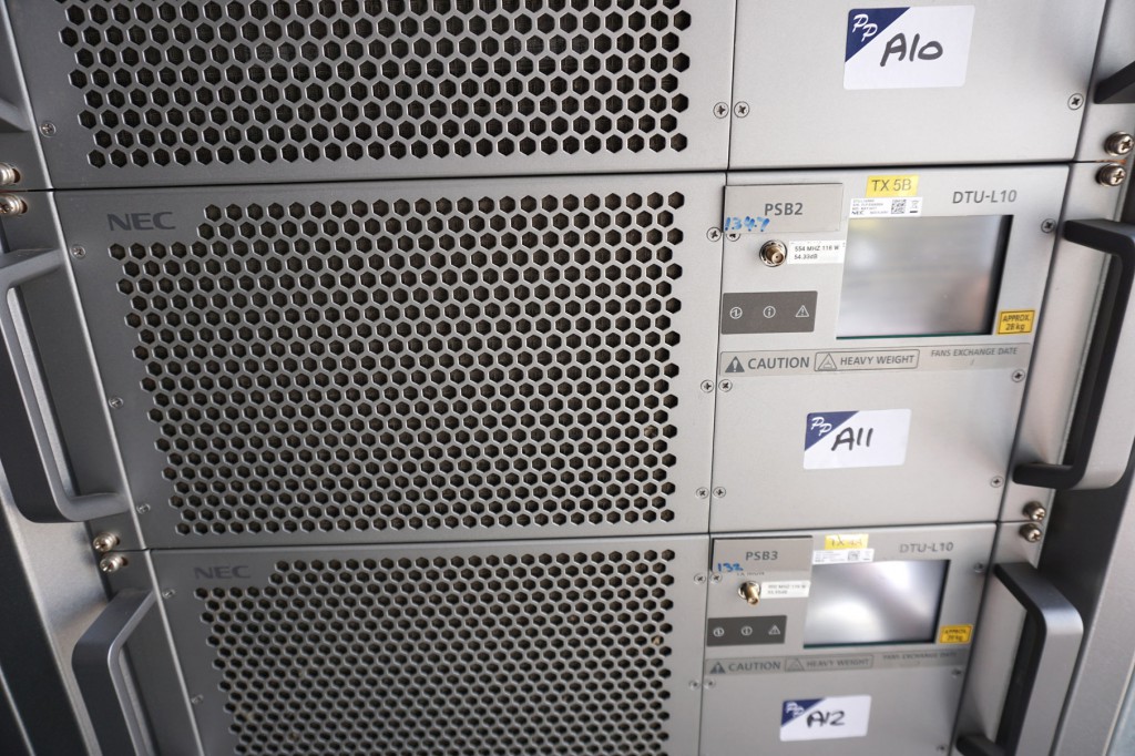 NEC DTU-L10/R6S 600W rack mounted transmitter, s/n...