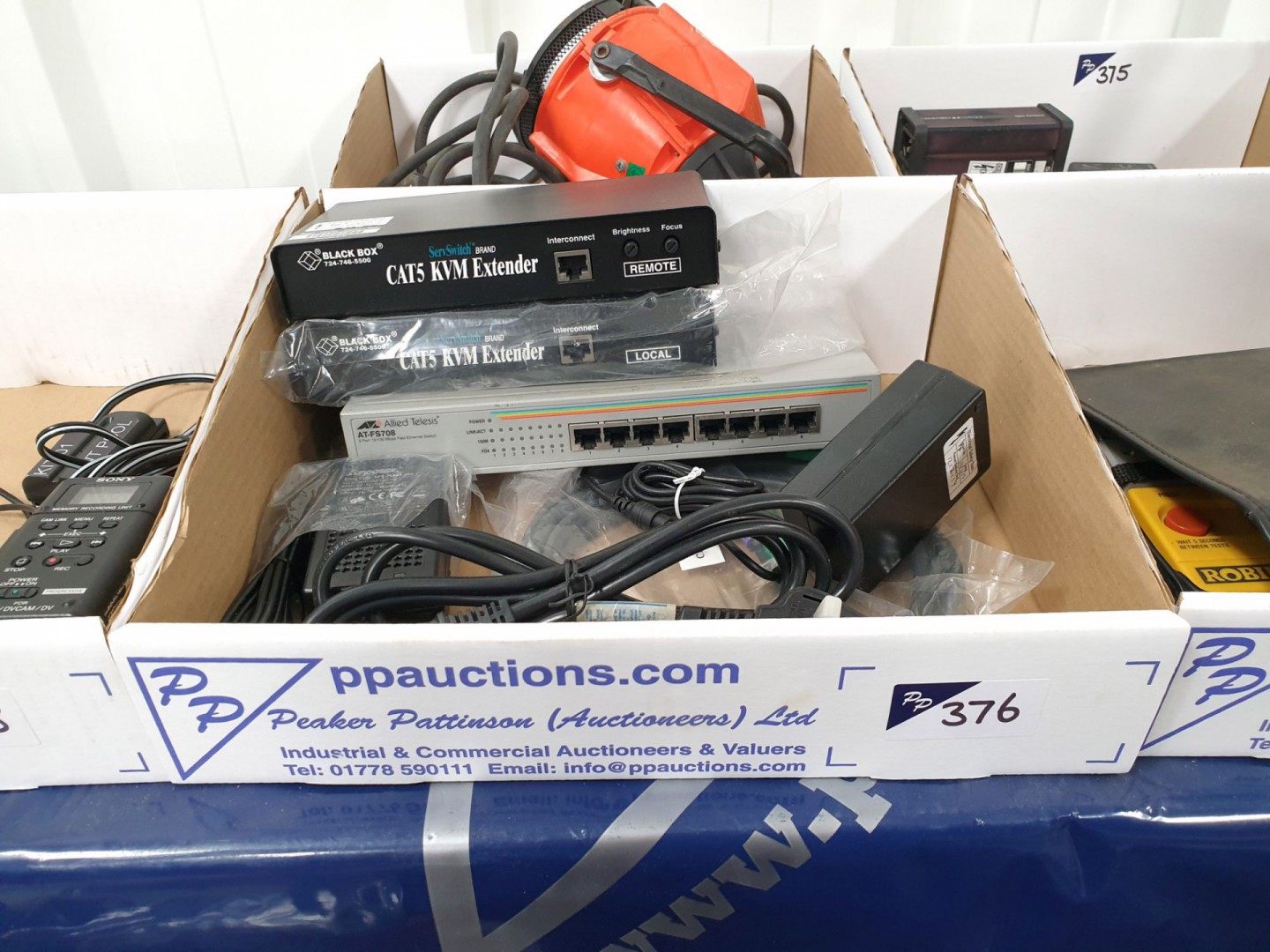 2x Blackbox CAT5 KVM extenders, Allied Telesis AT-...