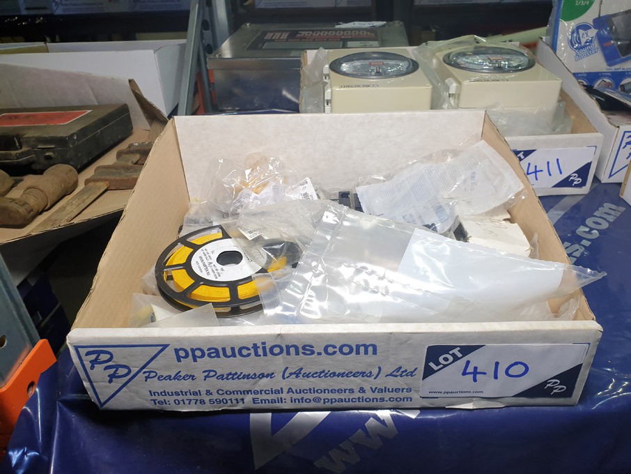Qty various connectors, contactors etc - lot loca...