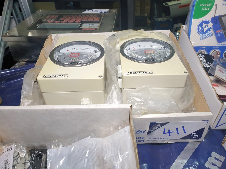2x magnetic Delta XM 1 gauges - lot located at: PP...