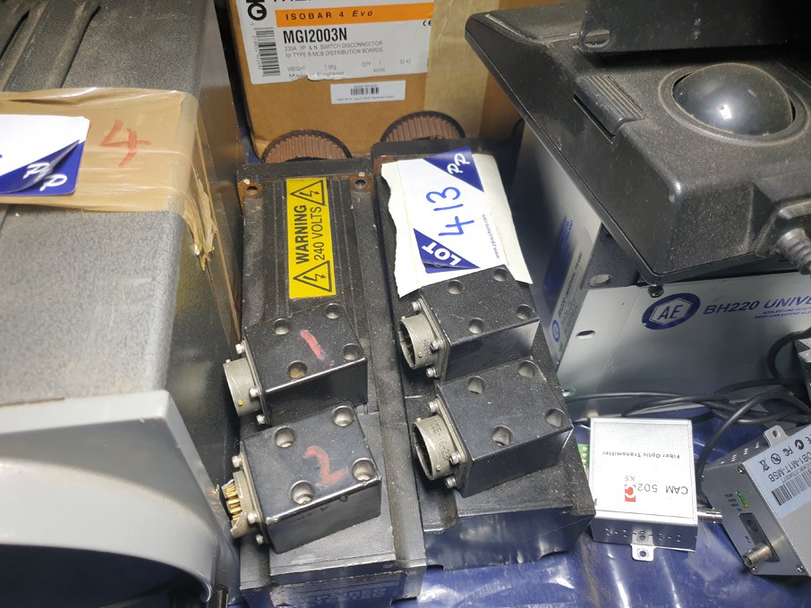 2x Henrob MGM-340-CONS-0016 servo motors - lot loc...