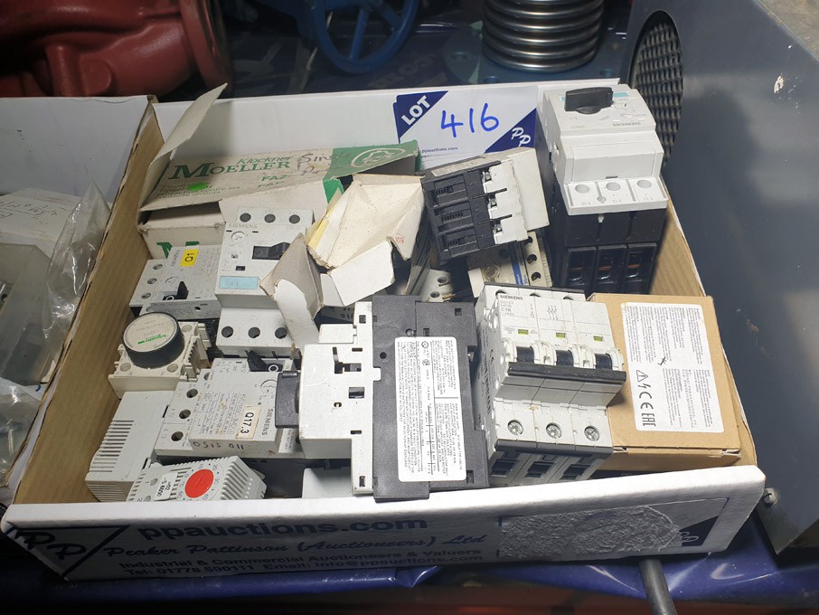 Qty various connectors, contactors etc - lot loca...