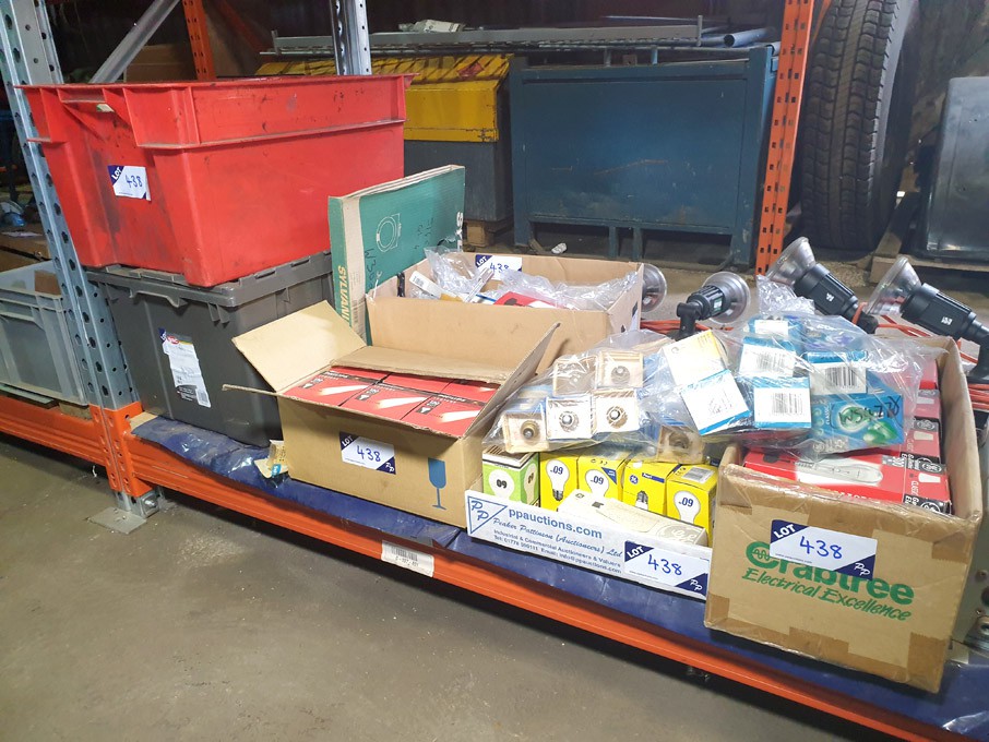Qty various light bulbs, light fittings, ballast e...