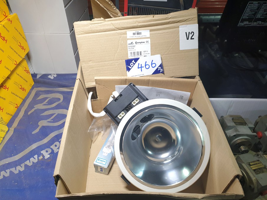 Crompton Solstar SHS226Z compact ceiling light, 24...