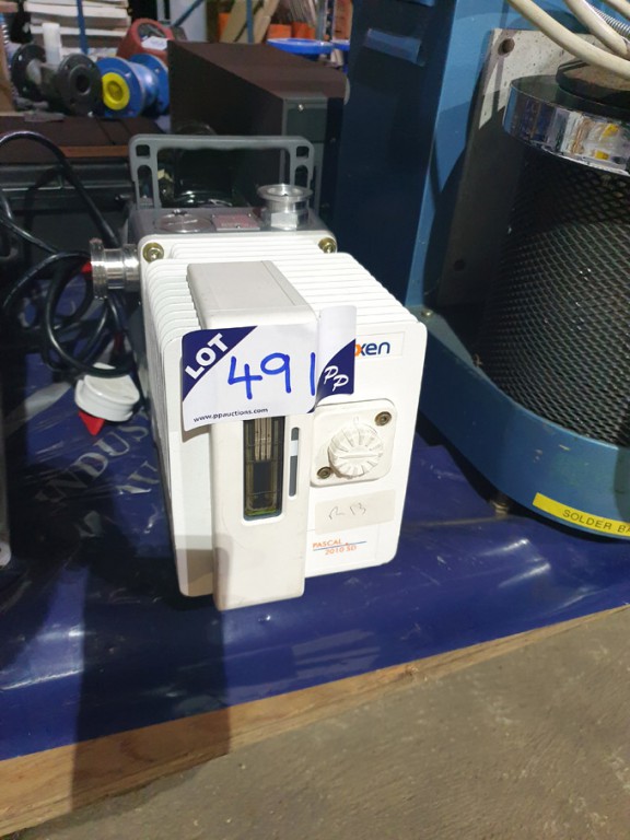 Adixen / Alcatez-Pacal 2010 SD pump - lot located...