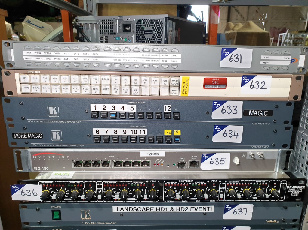 Kramer VS-101AV 10x1 video / audio stereo switcher