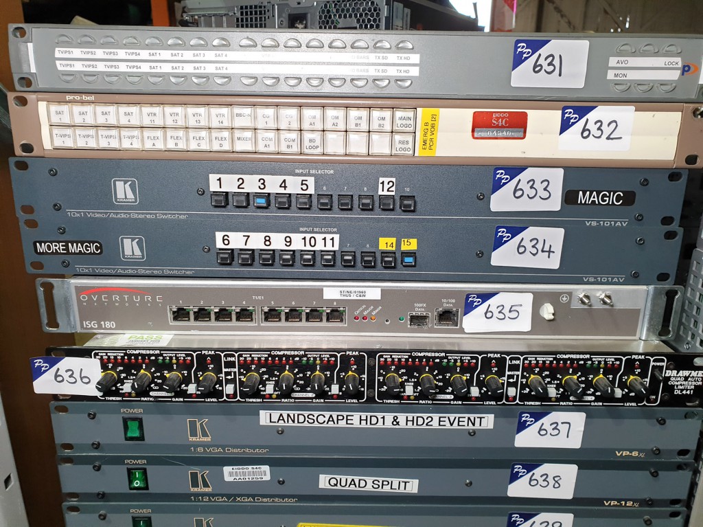 Kramer VS-101AV 10x1 video / audio stereo switcher