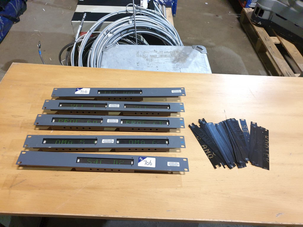 5x TSL under monitor displays