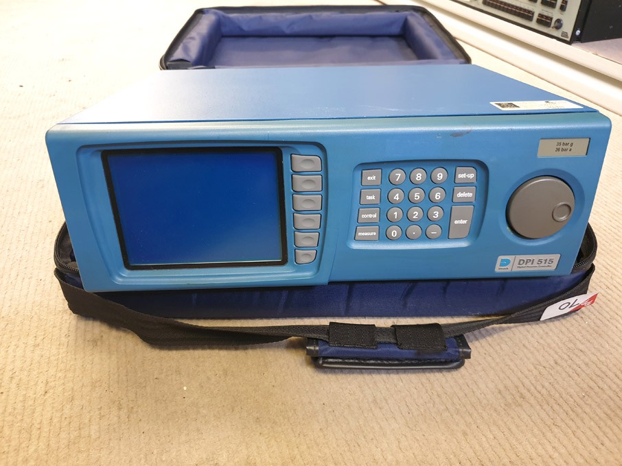 Druck DP1515 pressure controller calibrator in car...