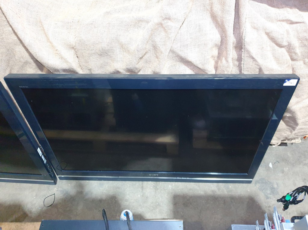 Sony Bravia KDL-52V5500 LCD TV (no stand)