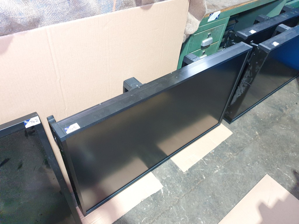 JVC GM-F5205 LCD display monitor (no stand)