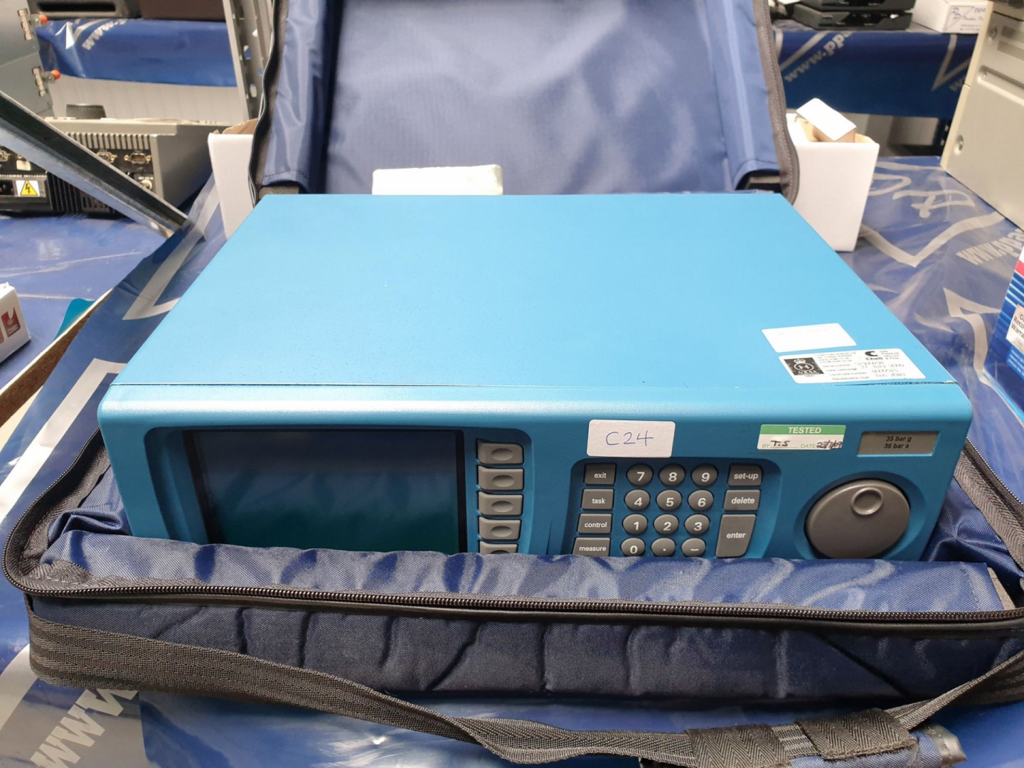 Druck DPI 515 digital pressure cal/controller with...