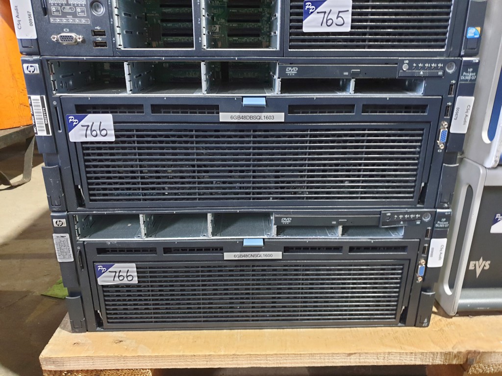 2x HP Proliant DL585 G7 rack type servers