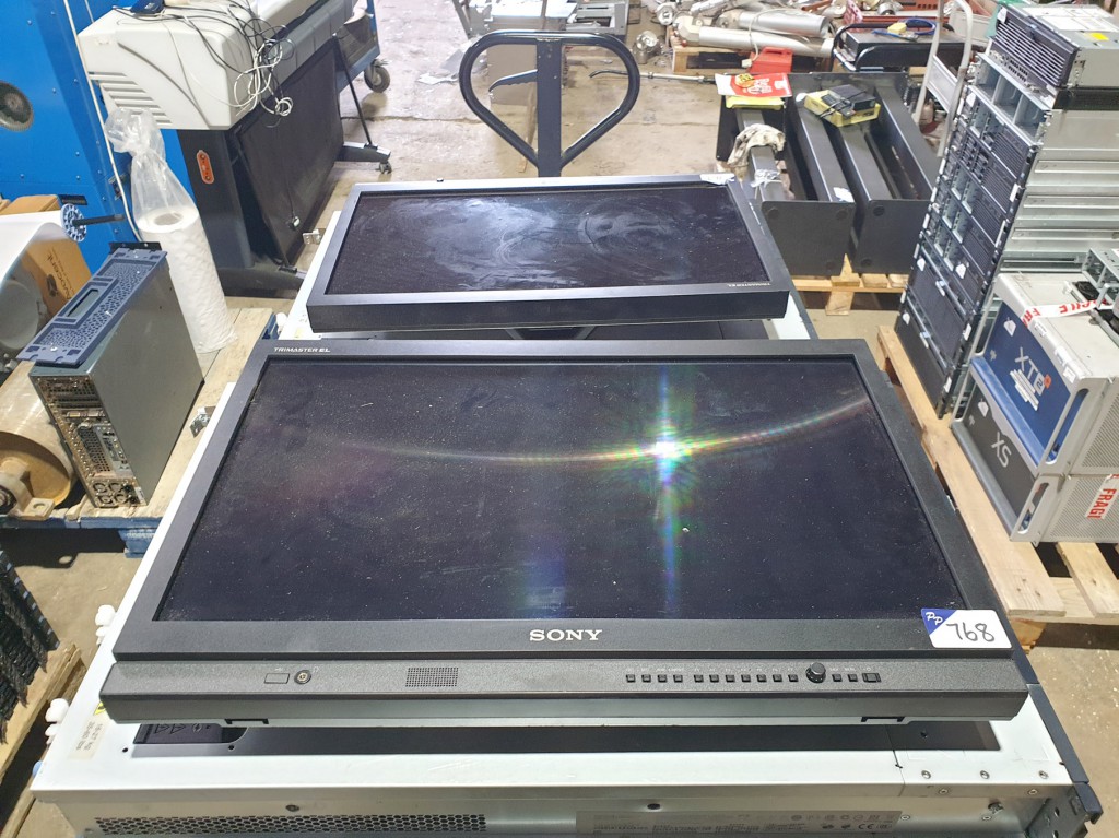 Sony Trimaster PVM-A250 professional video monitor...