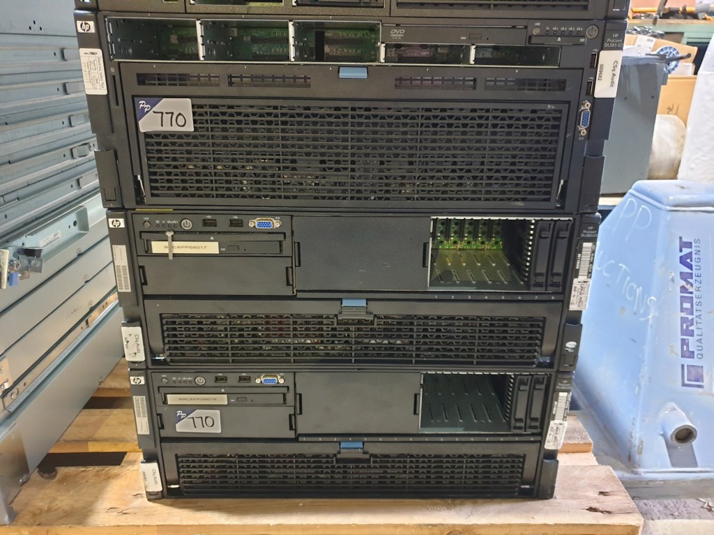 2x HP Proliant DL580 G5, HP Proliant DL585 G7 rack...