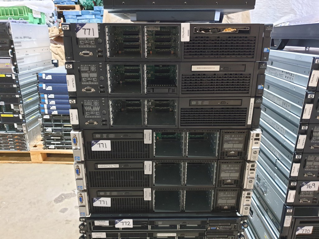 3x Proliant DL380P Gen8, HP Proliant DL385 G7, 2x...