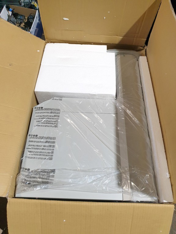 EFi command workstation (boxed & unused)