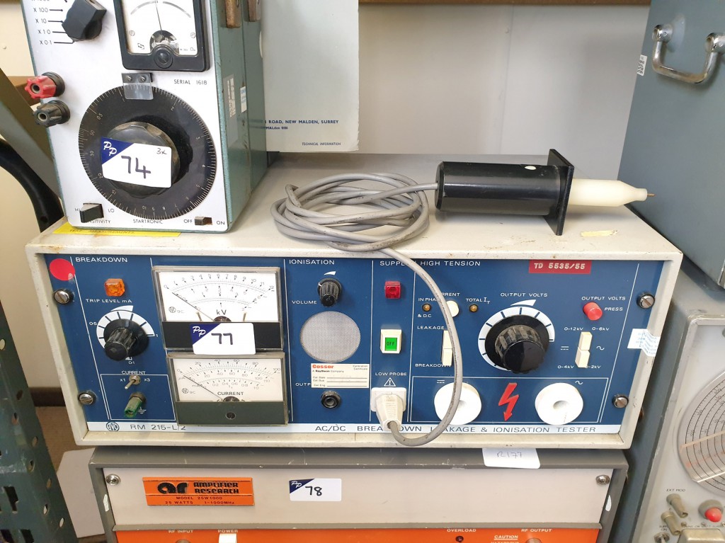 Avo RM 215-L/2 AC/DC breakdown leakage & ionisatio...