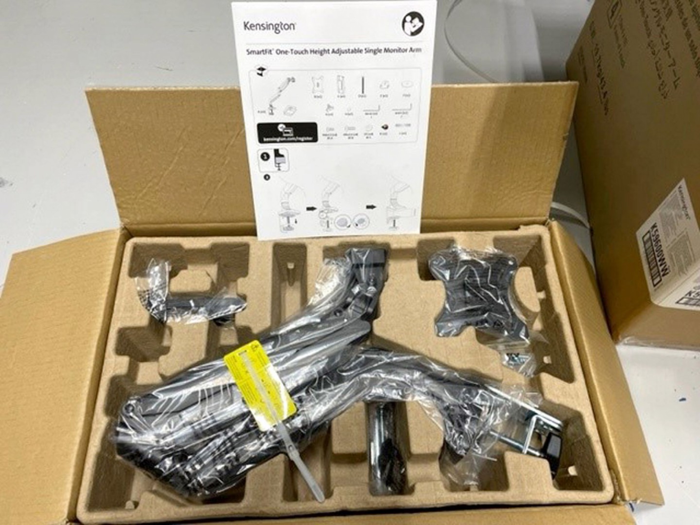 5x Kensington Smartfit One-Touch height adjustable...