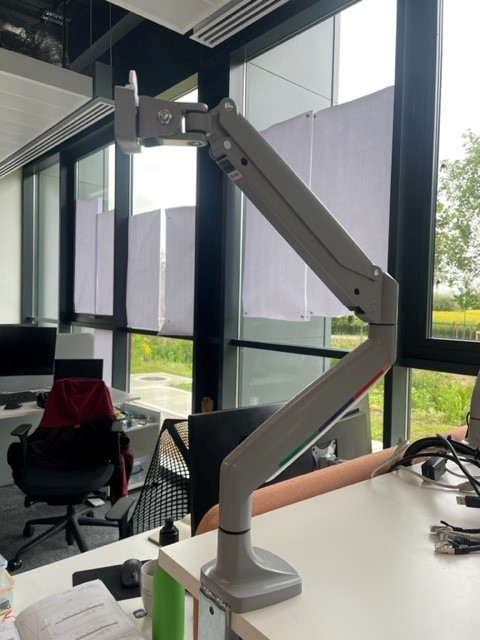 5x Kensington Smartfit One-Touch height adjustable...