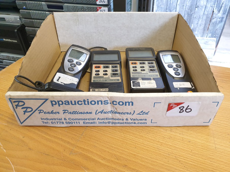 2x RS 180-7133 light meters, 2x Testo 512 thermome...