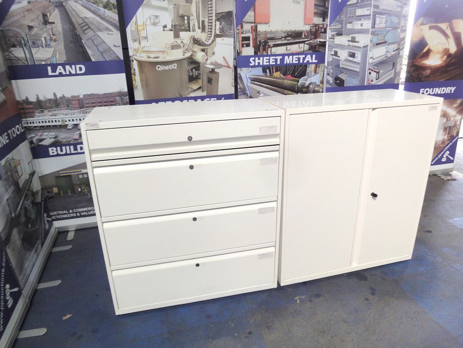 Bisley cream metal 2 door storage cupboard, 1000x4...