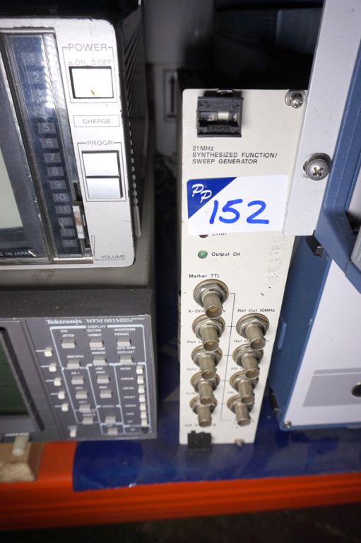 HP E1440A synthesised function / sweep generator p...