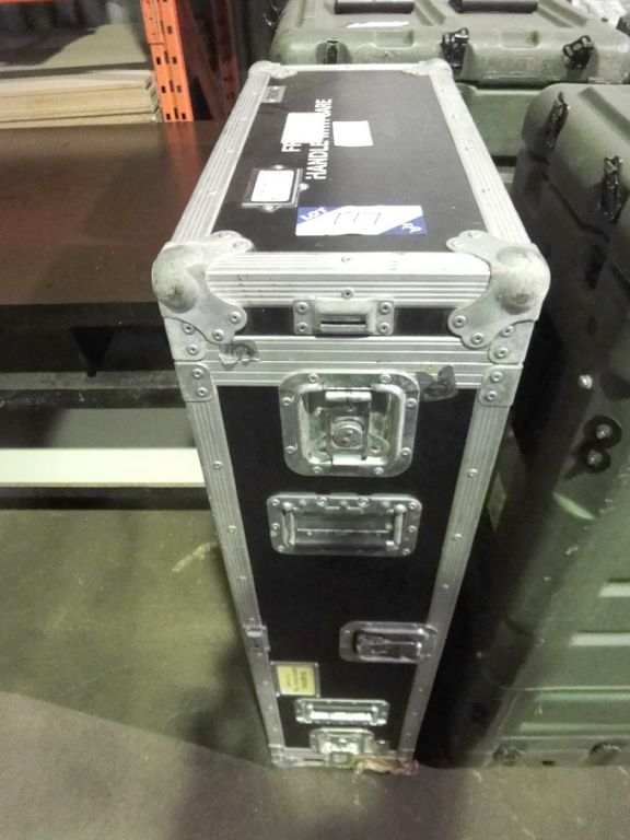 Mobile flight storage case, internal server rack,...