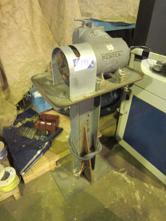Herbert powered 5" 3 jaw chuck on base - lot loca...