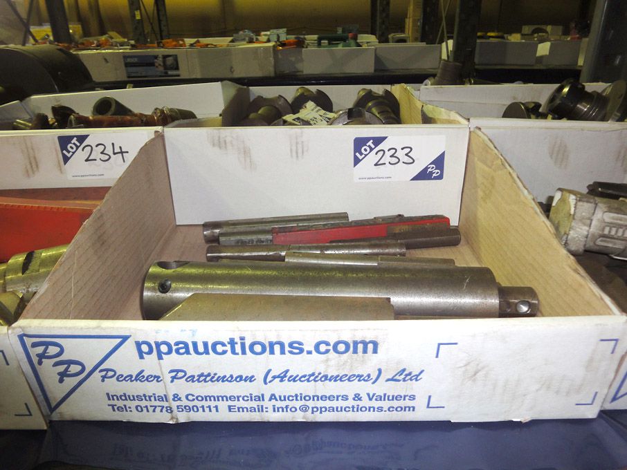 Qty tip boring bars - lot located at: Aunby, Linc...