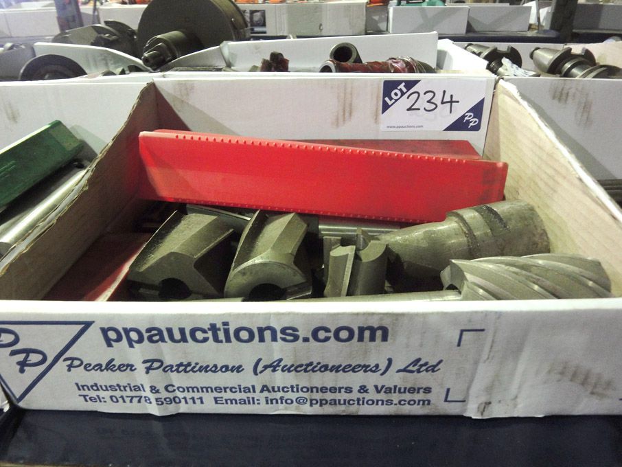 Qty HSS milling heads - lot located at: Aunby, Li...