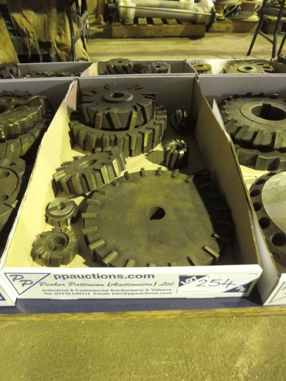 Qty HSS side & face milling cutters to 12" approx...