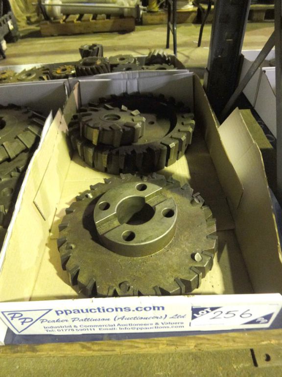 Qty HSS side & face milling cutters to 12" approx...