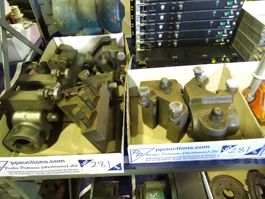 Qty large lathe tool holders in 2 boxes - lot loc...