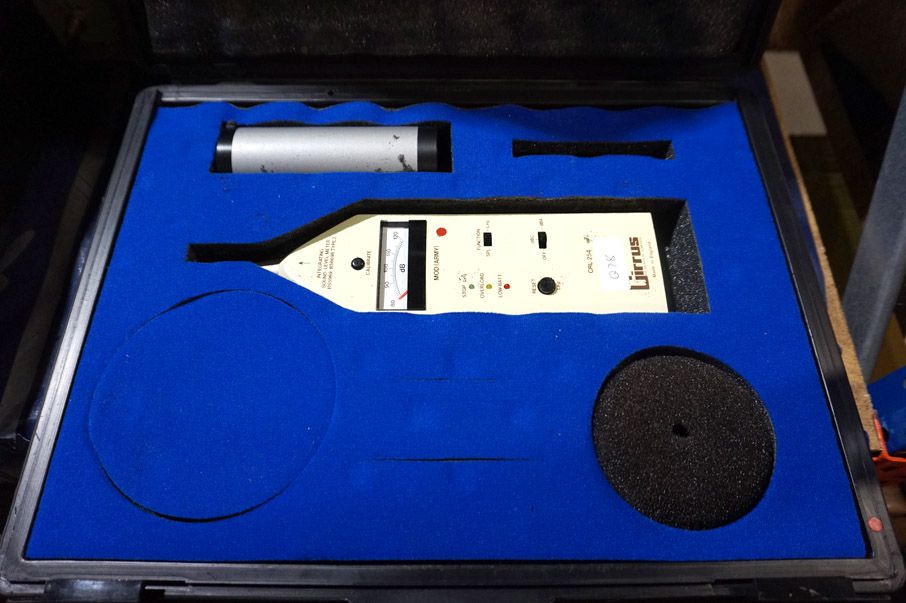 Cirrus CRL254 sound level meter & calibrator in ca...