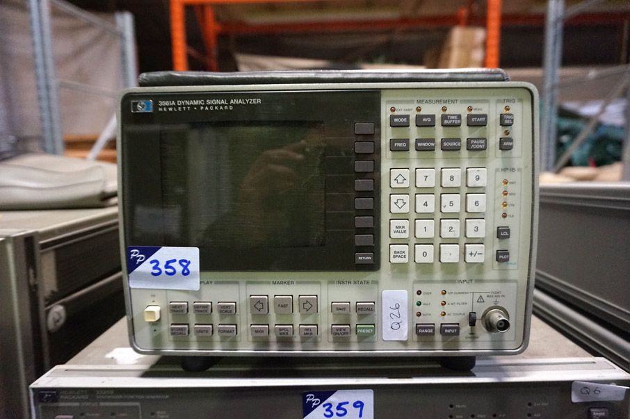 HP 3561A signal analyser