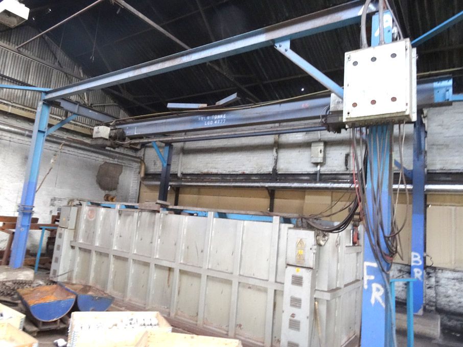 Camlaw electric top hat furnace, 900deg max temp w...