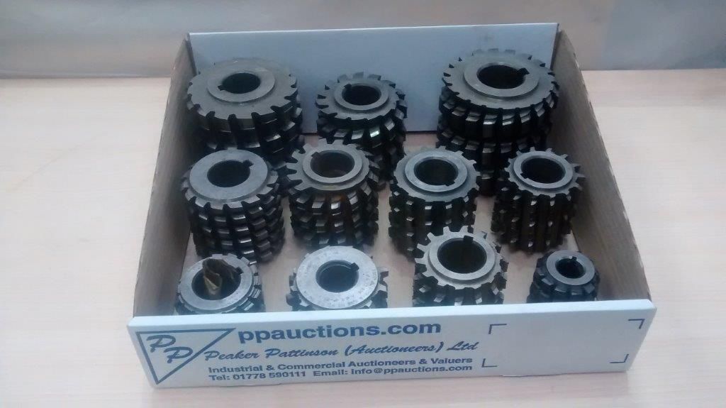Qty various spline hobs in box - lot located at:...