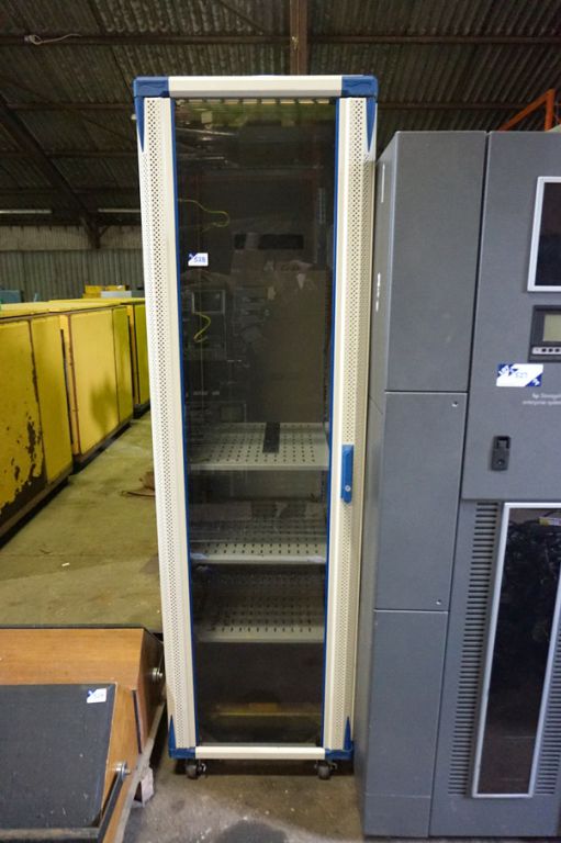Mobile enclosed rack unit