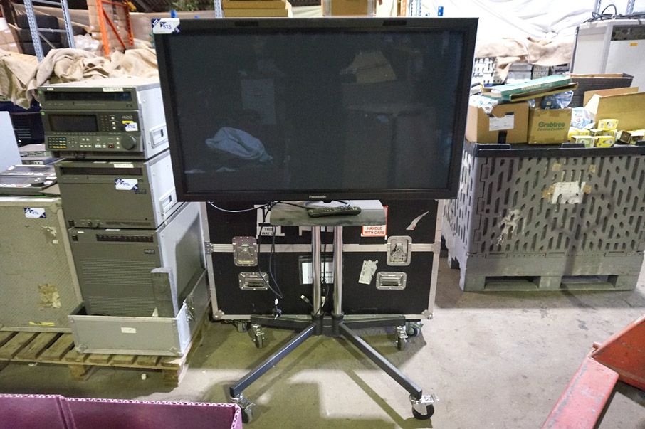 Panasonic TH-50PF20ER monitor on Unicol mobile sta...